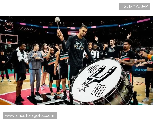 马刺逆袭绿军 文班FMVP领航夺冠